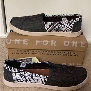 Never worn, No damage,brand new pre-owned